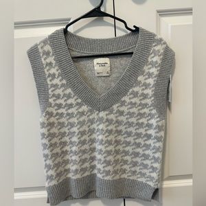 Abercrombie & Fitch sweater vest
